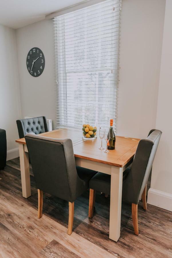 Cavendish House With Secure, Allocated Parking, 2 Mins Walk From Windsor Castle Экстерьер фото