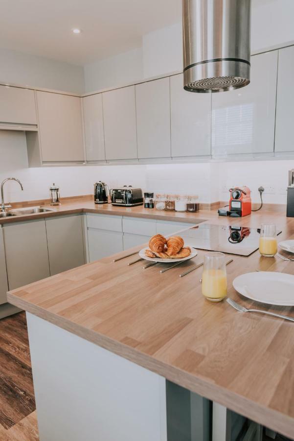 Cavendish House With Secure, Allocated Parking, 2 Mins Walk From Windsor Castle Экстерьер фото